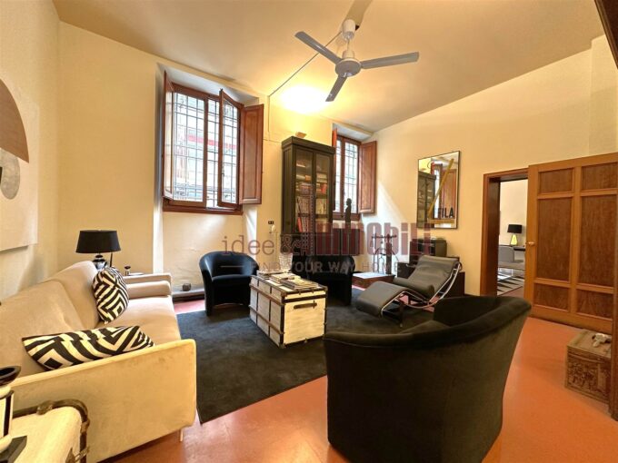 Apartment in historic building Idee & Immobili Firenze