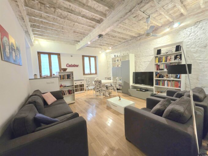 Appartamento con taverna Idee & Immobili Firenze